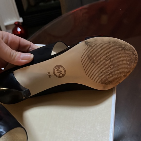 ♥️Michael Kors open toed shoe with 3inch heel♥️ - Picture 3 of 7